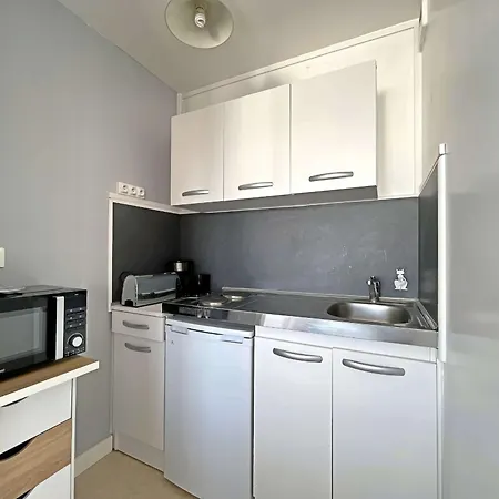 Cosy Avec Balcon, Parking Privatif Et A Deux Pas De La A - Fr-1-646-69 Apartment